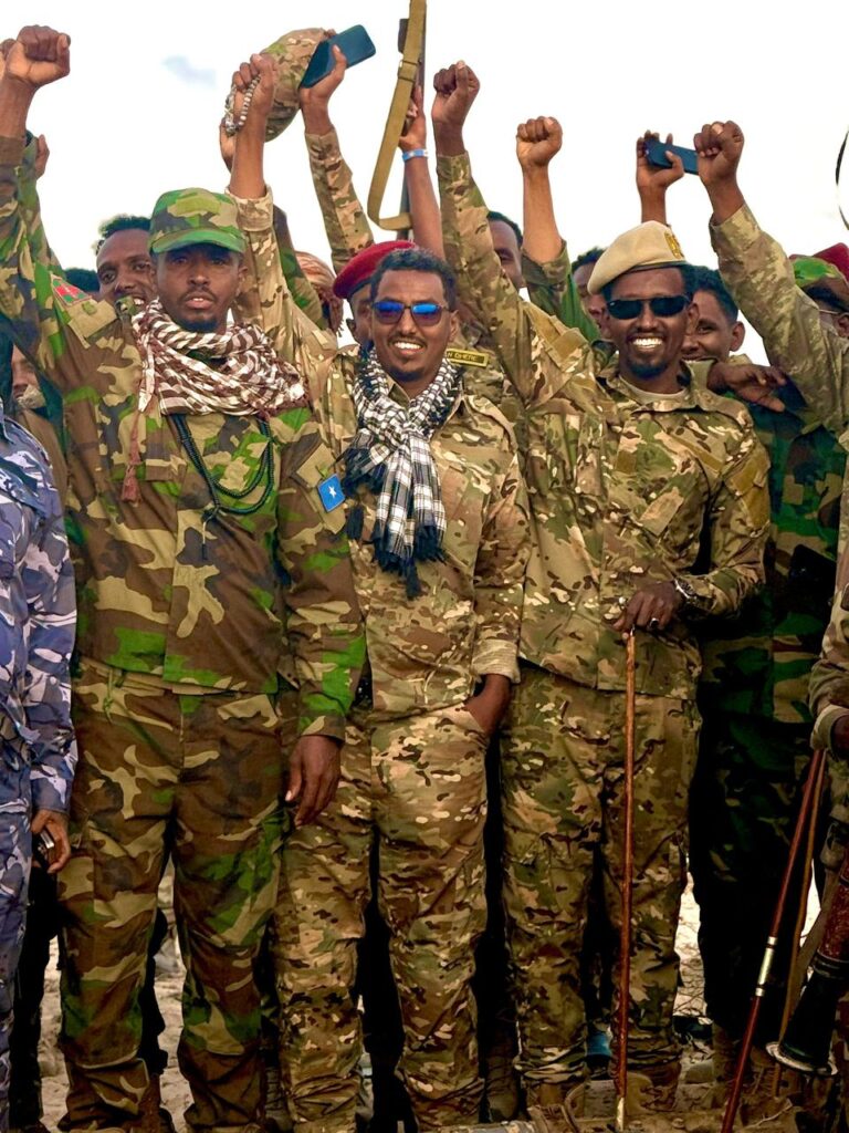 Taliska Ciidanka Xoogga Dalka Soomaaliyeed ayaa $2,000 oo dollar ku abaal-mariyey askarigii Sabanka ku dhuftay ee gubay gaarigii koowaad