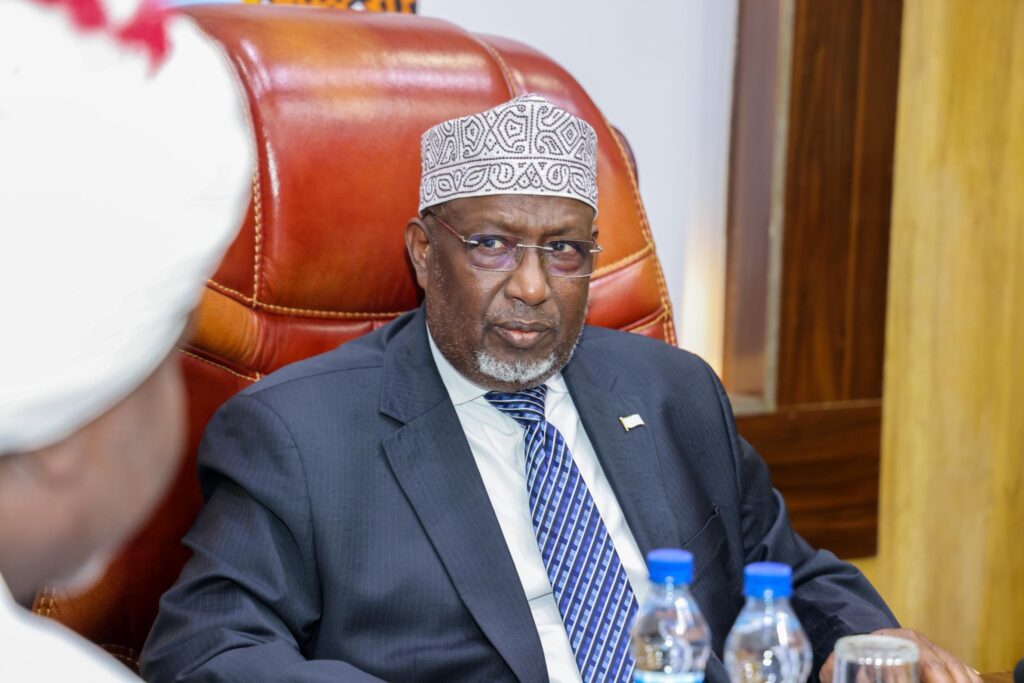 KUSIMAHA MADAXWEYNAHA JAMHUURIYADDA AHNA GUDDOOMIYAHA GOLAHA SHACABKA OO QAABILAY SAFIIRKA SUUDAAN EE SOOMAALIYA